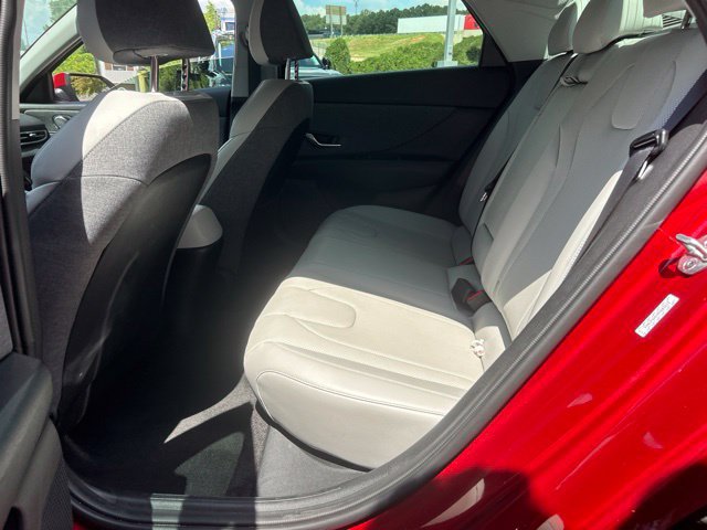 Used 2023 Hyundai Elantra Limited FWD image 8