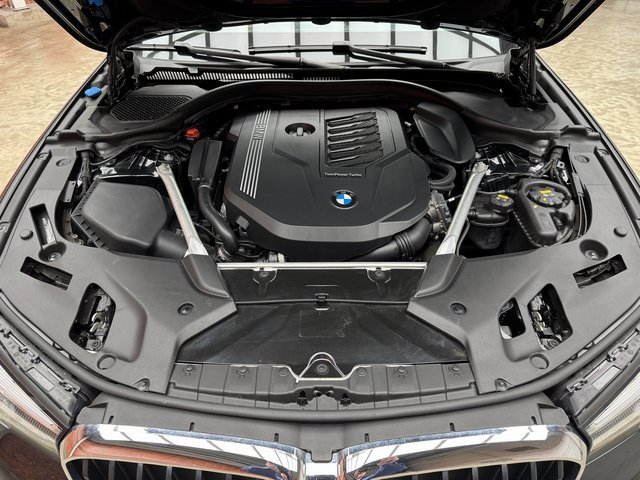 Used 2021 BMW 540i xDrive w/ Convenience Package image 26