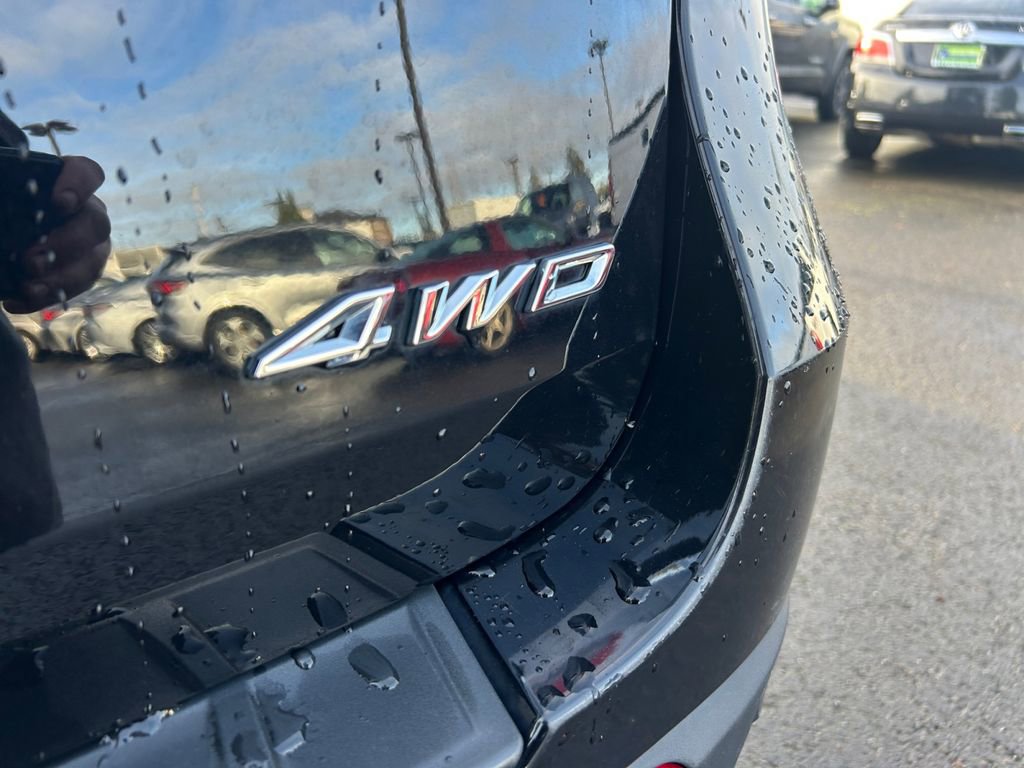 Used 2024 Ford Explorer XLT w/ Equipment Group 202A image 32