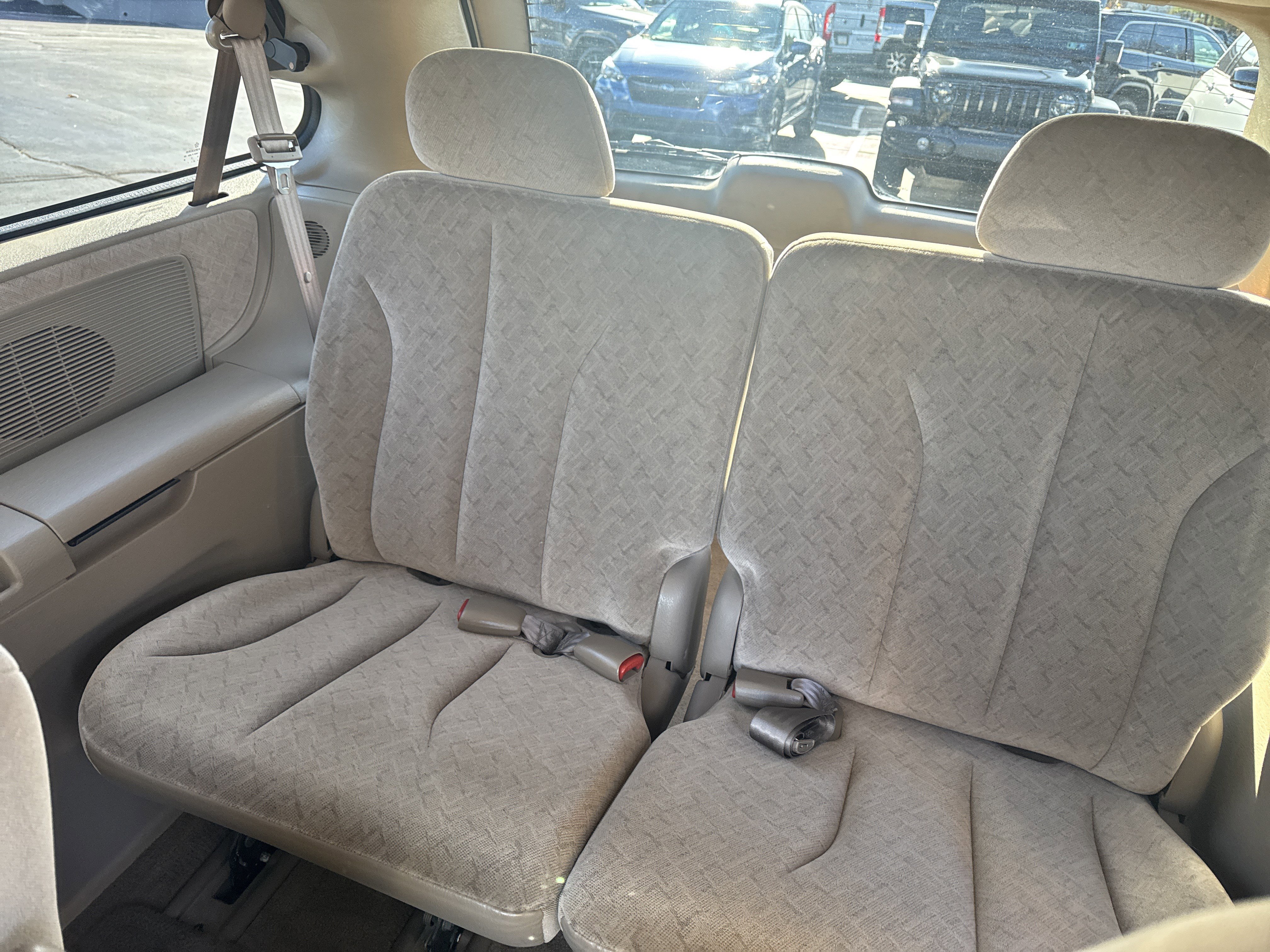 Used 2001 Dodge Grand Caravan ES image 8