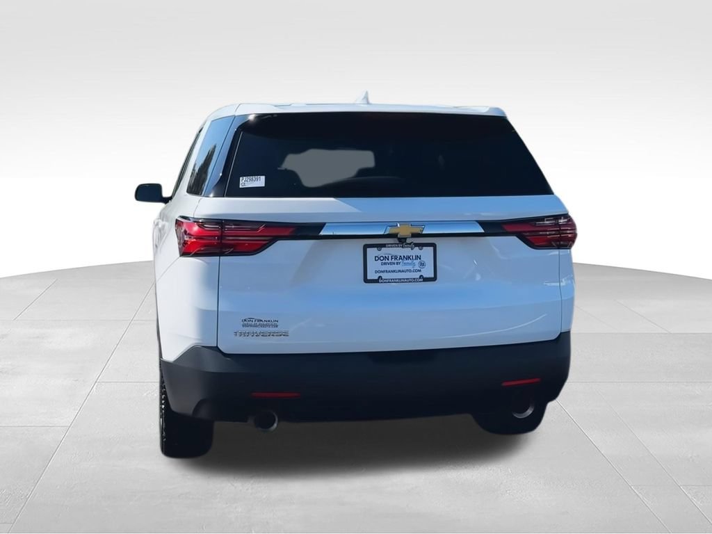 Used 2023 Chevrolet Traverse LS w/ Safety Package FWD image 7