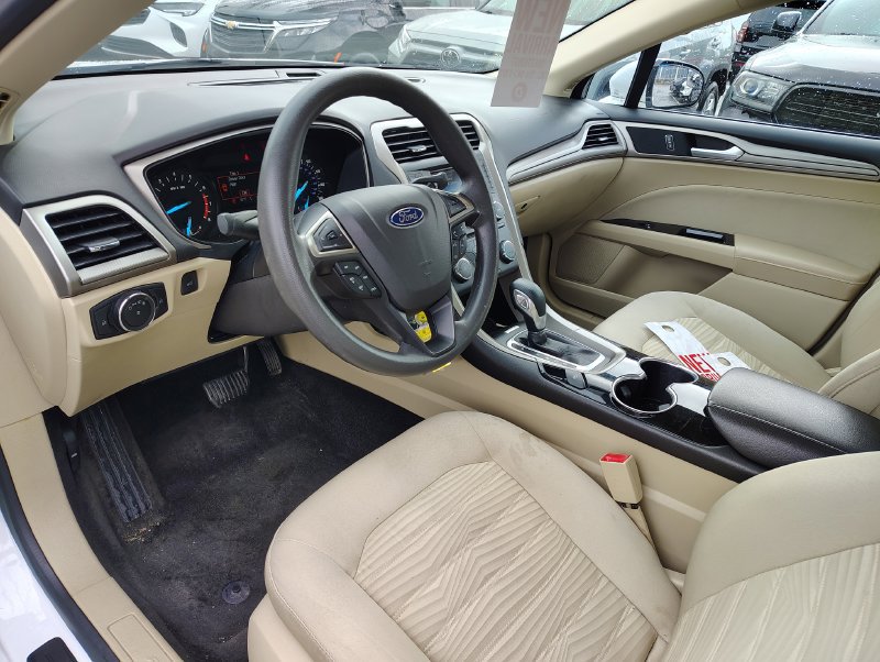 Used 2016 Ford Fusion SE FWD image 11