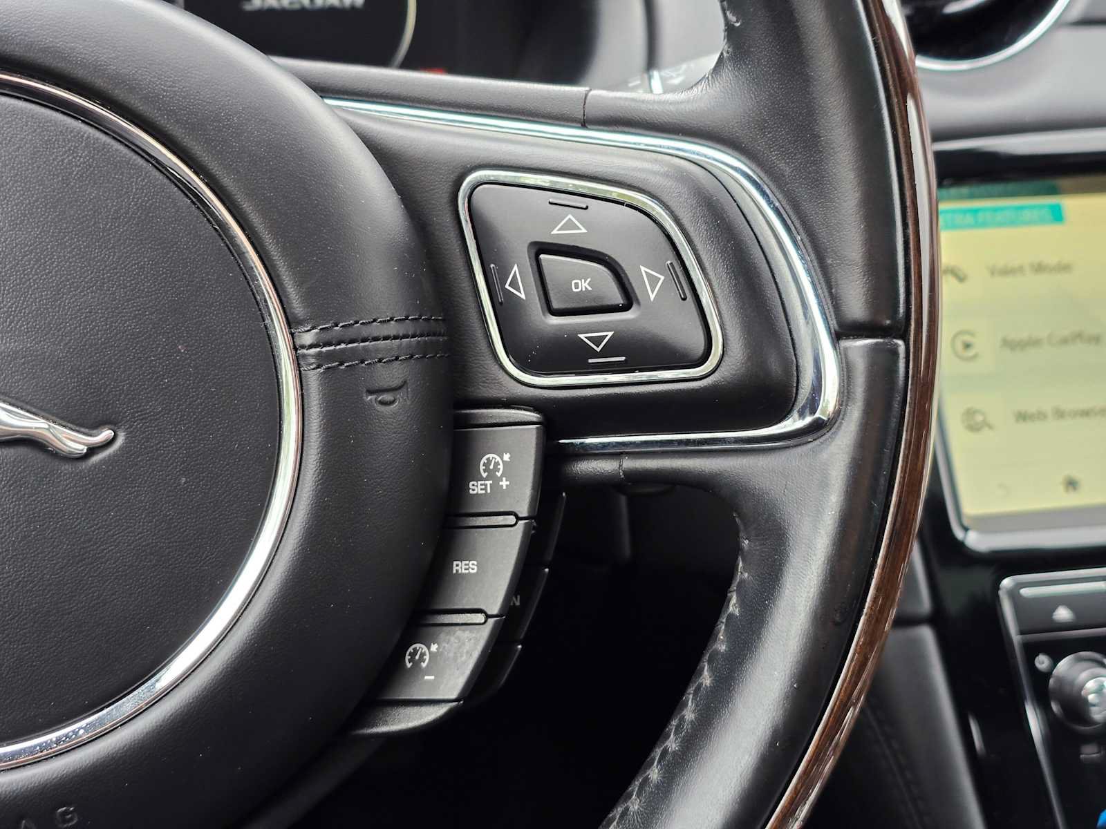 Used 2019 Jaguar XJ L Portfolio RWD image 28