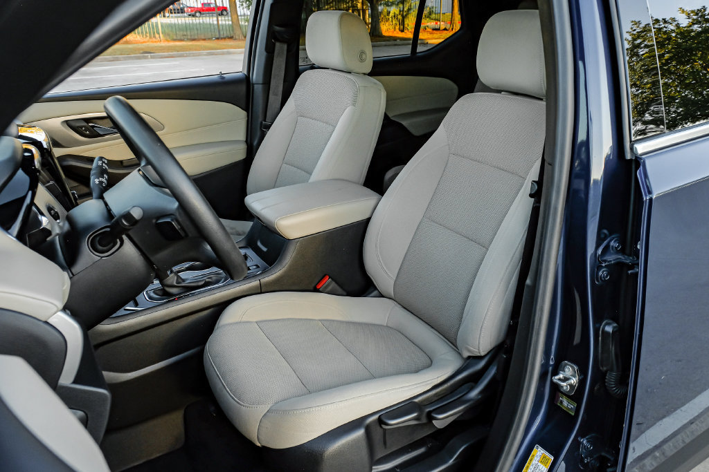 Used 2023 Chevrolet Traverse LS w/ Safety Package FWD image 36
