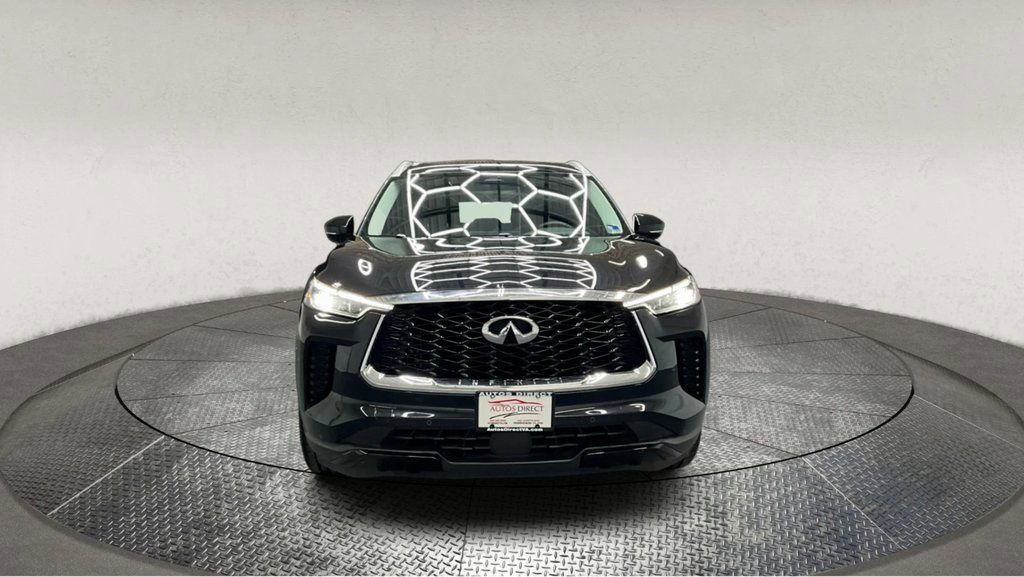 Used 2023 INFINITI QX60 Luxe w/ Vision Package image 3