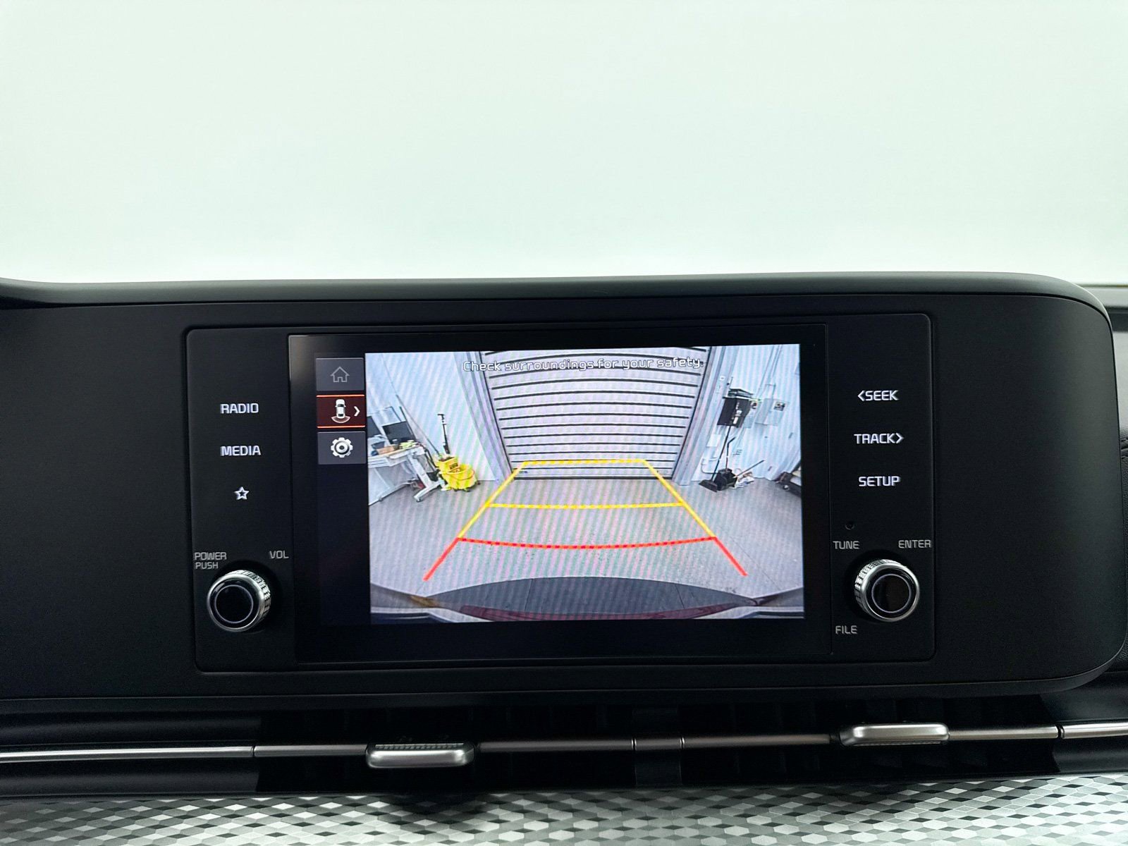 Used 2024 Kia Carnival LX image 10