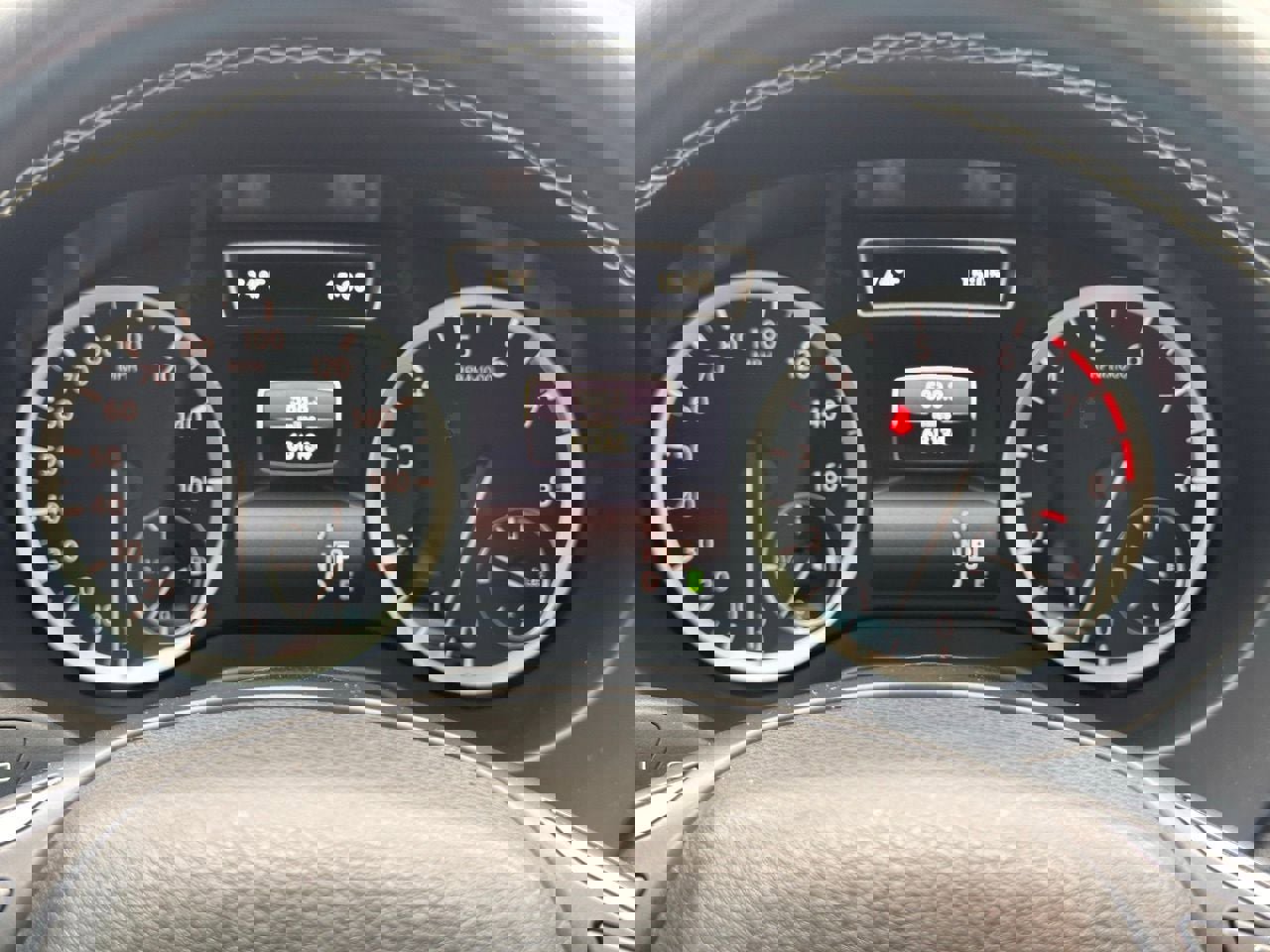 Used 2018 INFINITI QX30 Premium w/ Navigation Package image 30