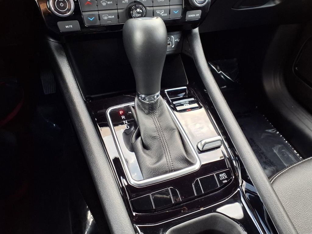 Used 2025 Jeep Compass Limited image 10