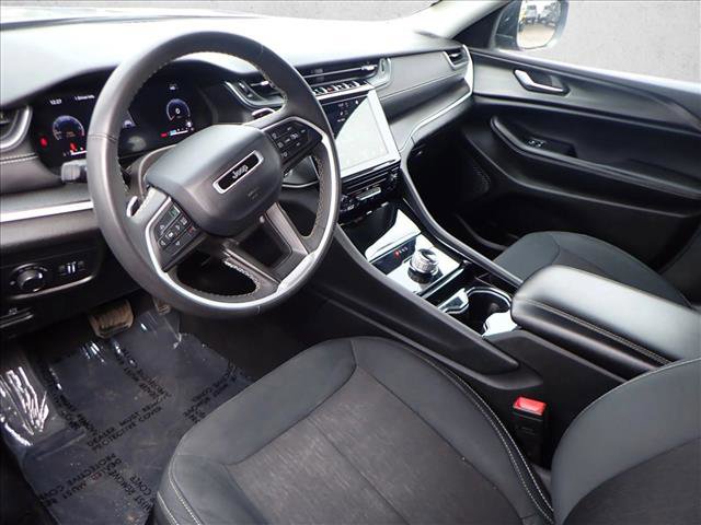 Used 2023 Jeep Grand Cherokee L Laredo image 10
