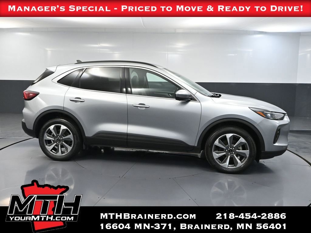 Used 2024 Ford Escape Platinum image 1