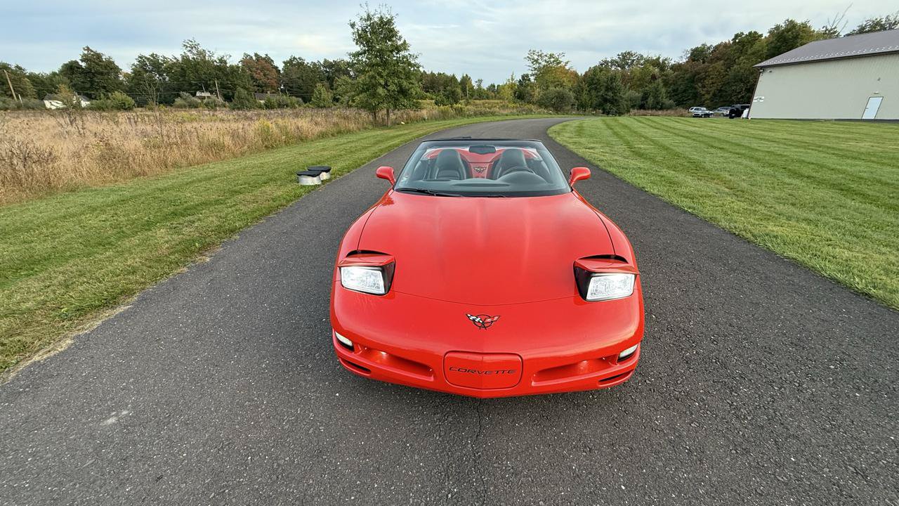 Used 2001 Chevrolet Corvette Convertible w/ Preferred Equipment Group1 RWD image 8