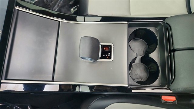 Used 2024 Land Rover Range Rover Velar Dynamic SE image 52