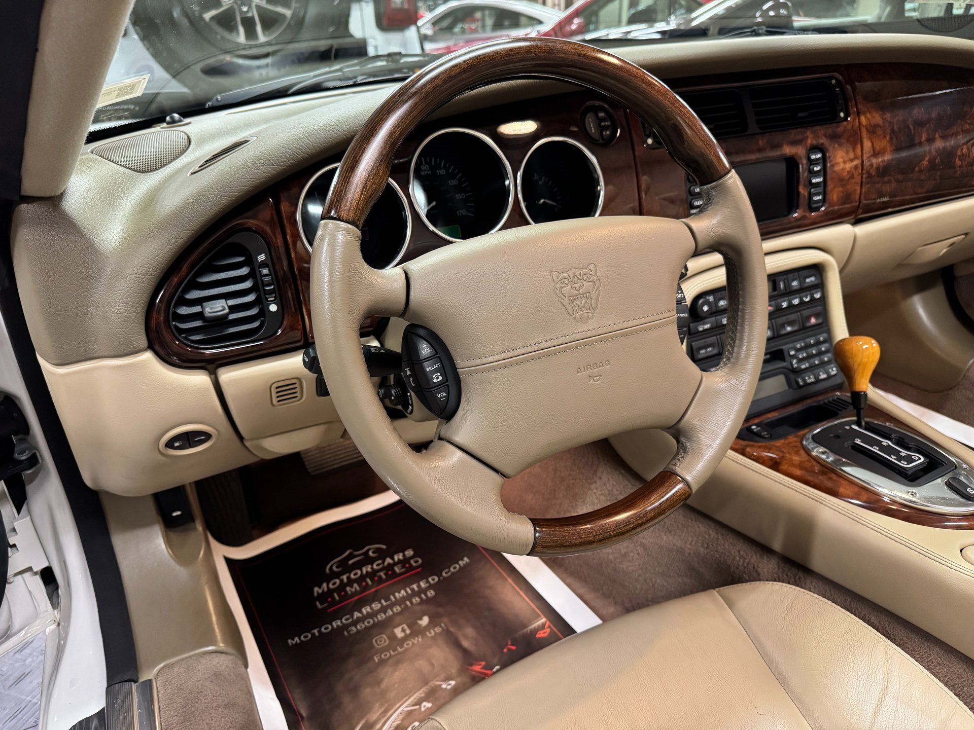 Used 2003 Jaguar XK8 Convertible image 32