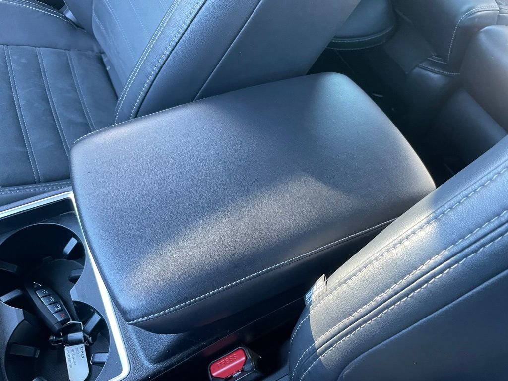 Used 2023 Mitsubishi Outlander SE Black Edition image 49