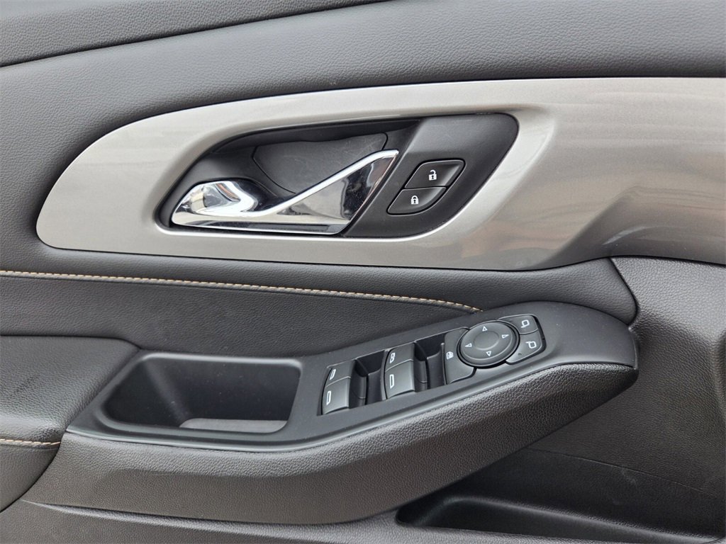 Used 2021 Chevrolet Traverse RS w/ LPO, Floor Liner Package image 23