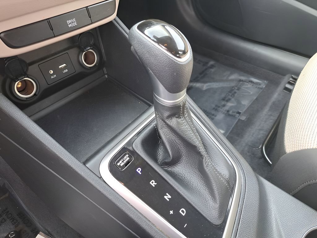 Used 2022 Hyundai Accent SEL image 25