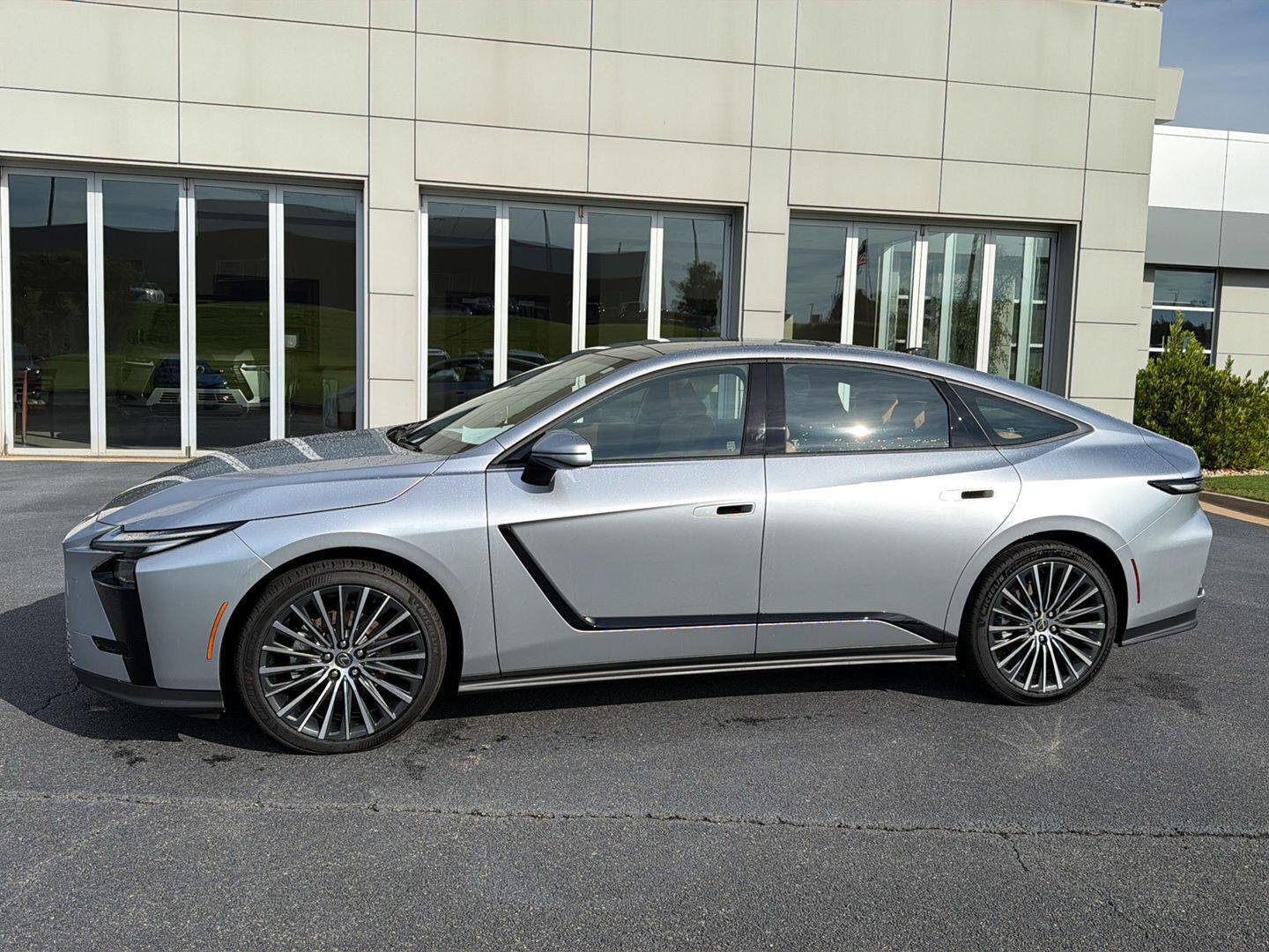 New 2026 Lexus ES 350e w/ Convenience Package FWD image 3