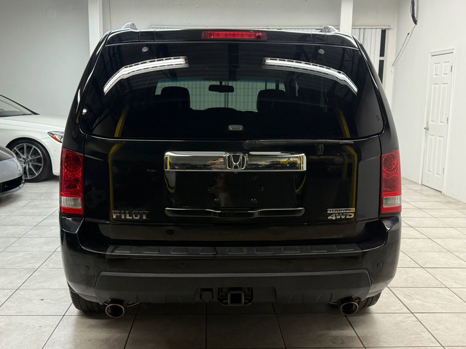 Used 2010 Honda Pilot Touring image 8