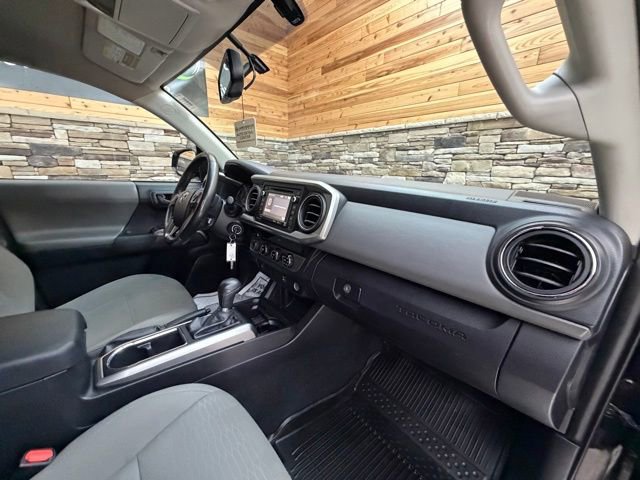 Used 2016 Toyota Tacoma SR5 w/ SR5 Appearance Package (SN) AWD/4WD image 13