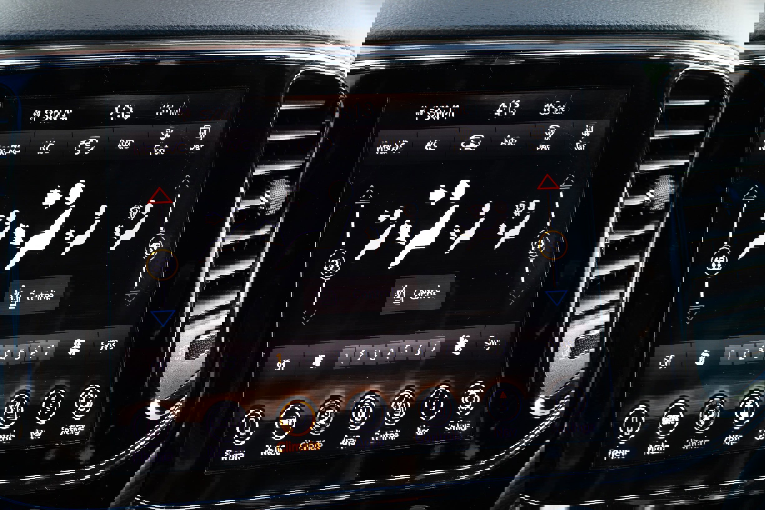 Used 2020 Jeep Grand Cherokee Altitude image 25