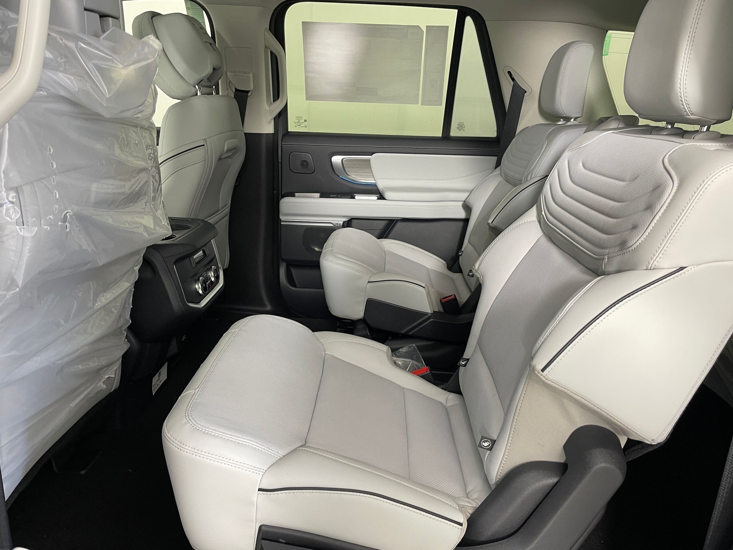 New 2027 Ford Expedition Max Platinum w/ Platinum Ultimate Package AWD/4WD image 8