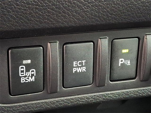 Used 2023 Toyota Tacoma Limited image 27