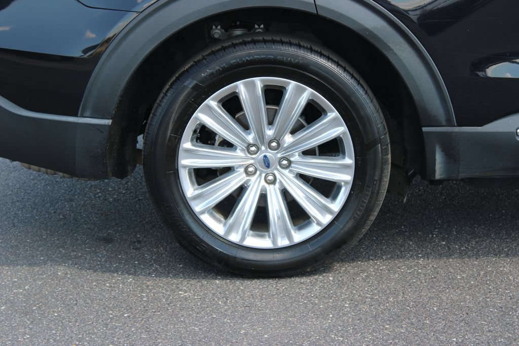Used 2022 Ford Explorer Limited w/ Equipment Group 301A RWD image 13