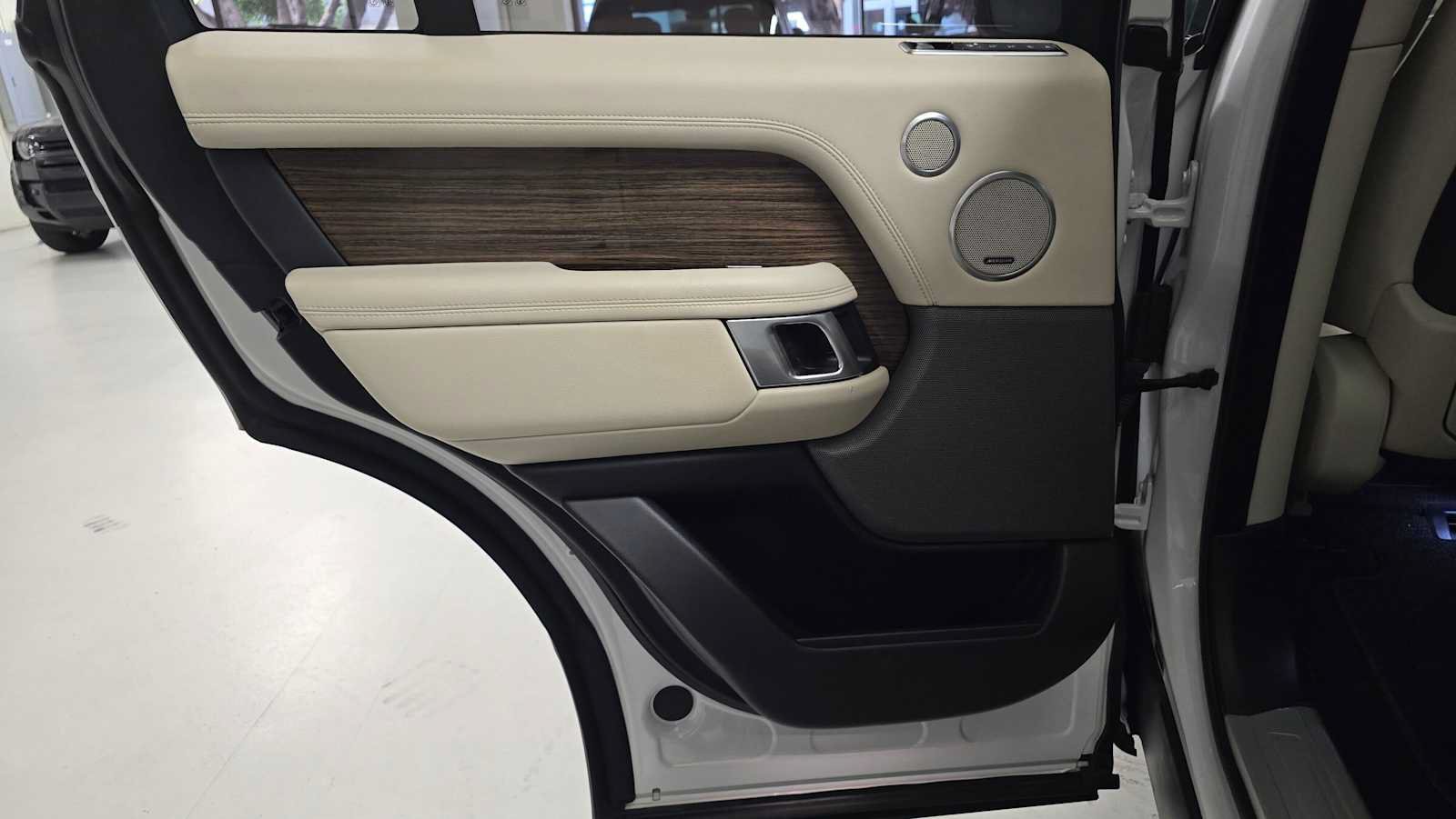 Used 2019 Land Rover Range Rover AWD/4WD image 13