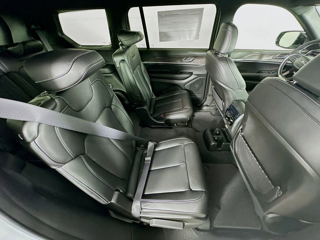 New 2025 Jeep Grand Cherokee L Limited image 35
