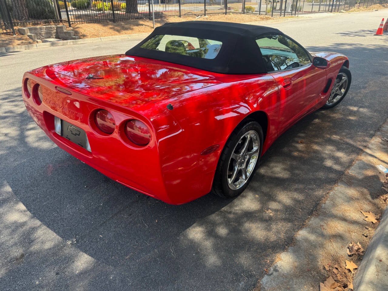 Used 2002 Chevrolet Corvette Convertible w/ Preferred Equipment Group2 RWD image 3