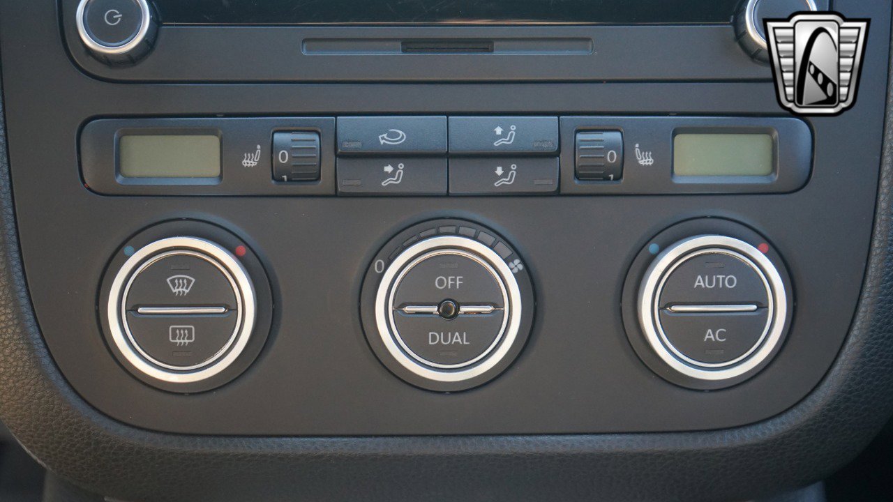 Used 2008 Volkswagen R32 image 19