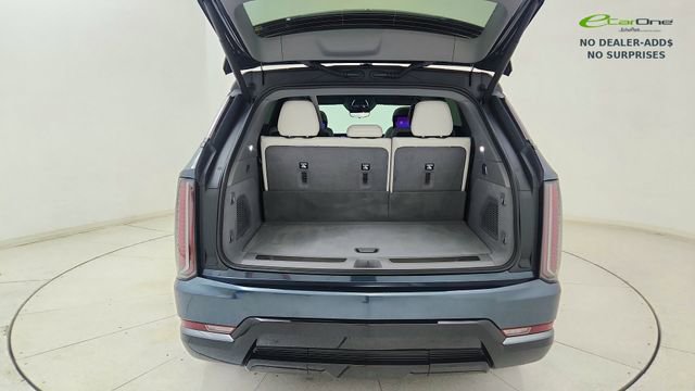 Used 2025 Cadillac Escalade IQ Sport 1 w/ Smart Trailering package AWD/4WD image 14