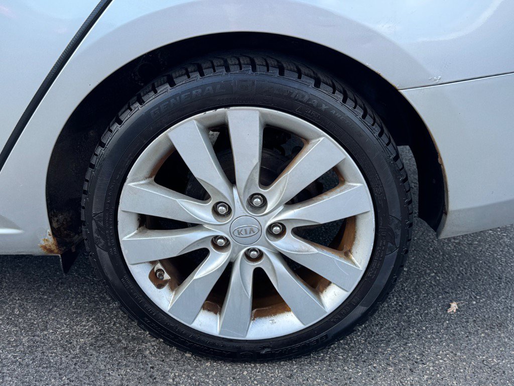 Used 2010 Kia Forte SX FWD image 8