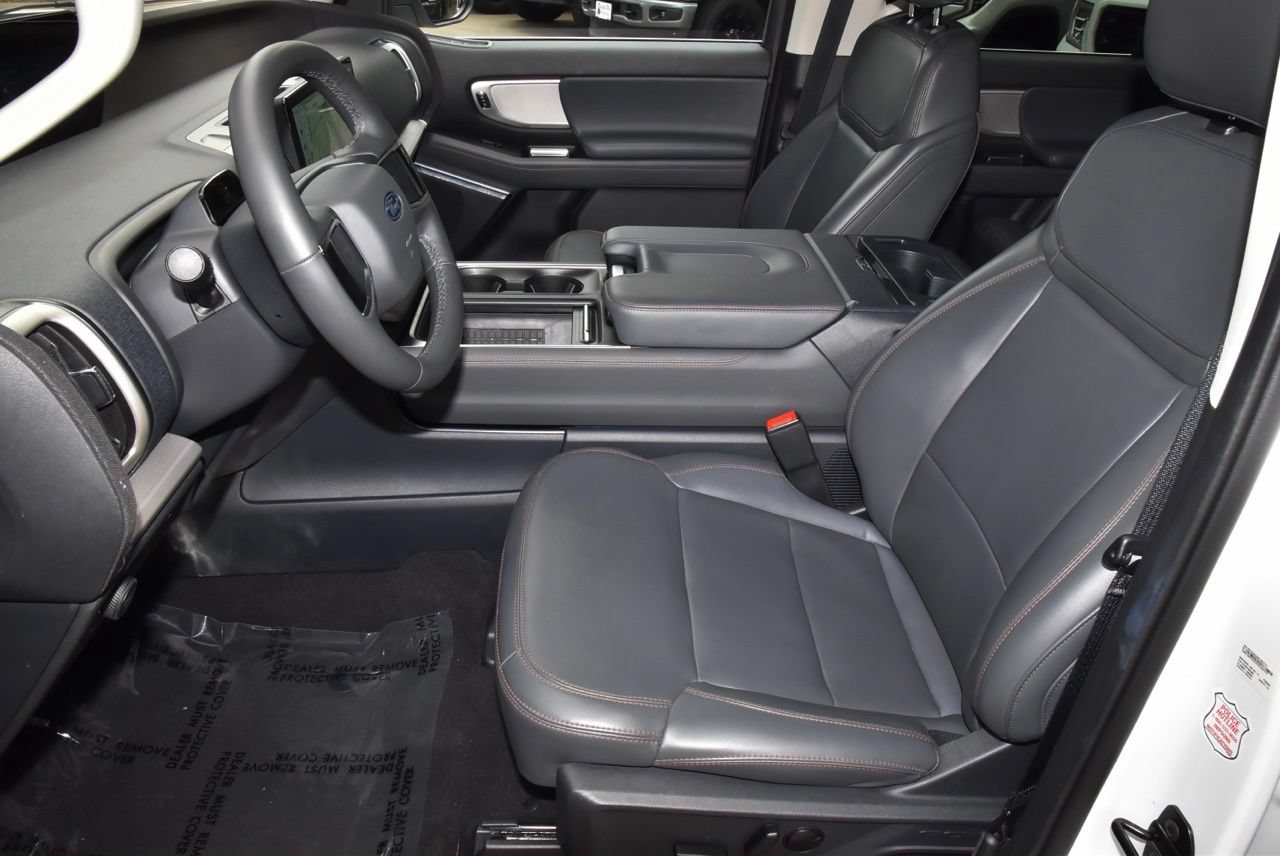 Certified 2025 Ford Expedition Active AWD/4WD image 13