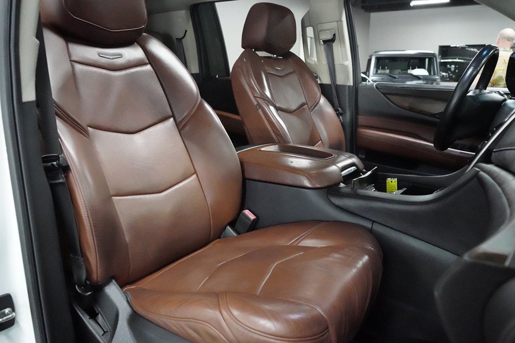 Used 2018 Cadillac Escalade ESV Premium Luxury AWD/4WD image 33