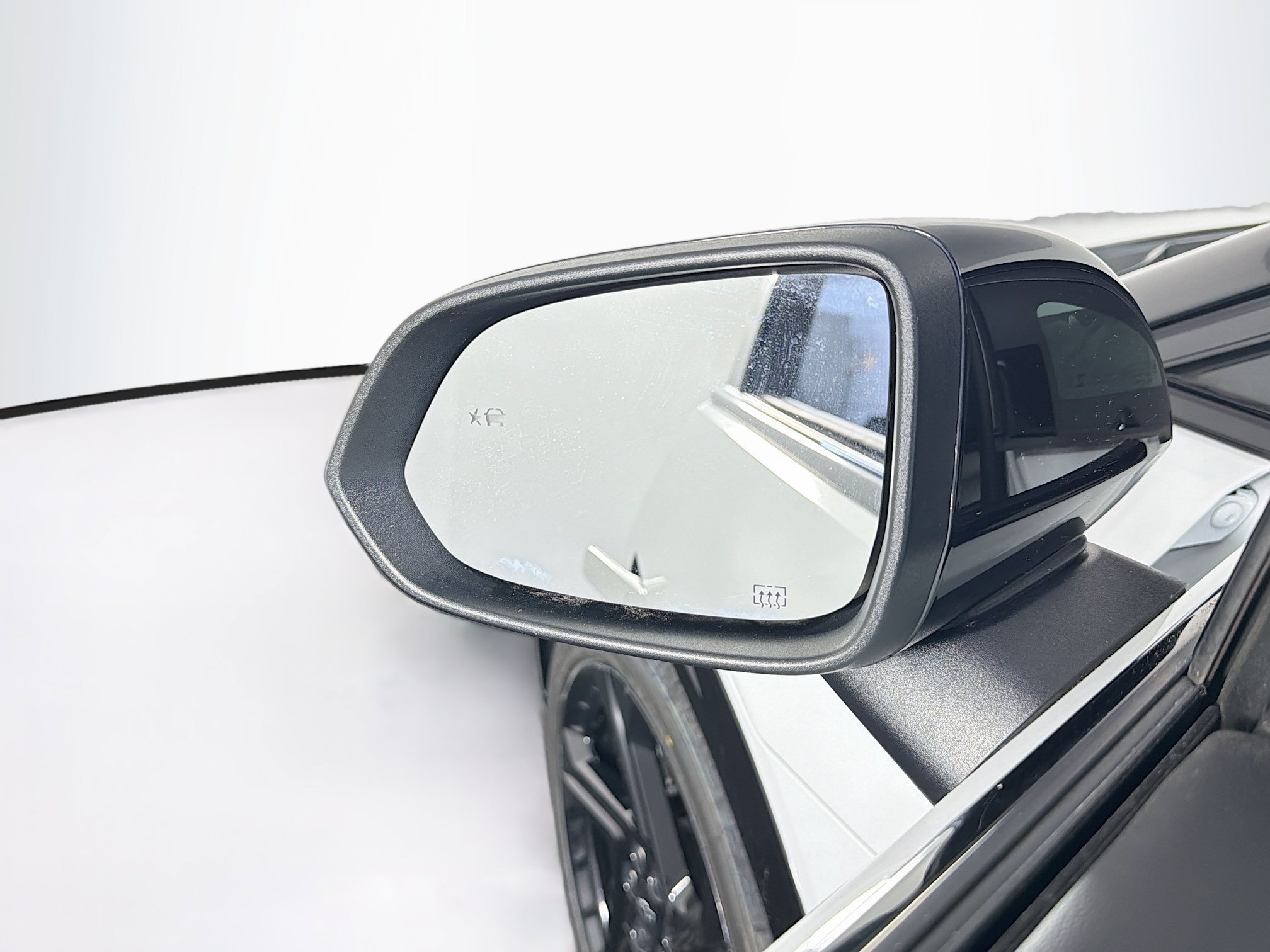 Used 2024 Chevrolet Equinox EV RS w/ Active Safety Package 3 FWD image 16