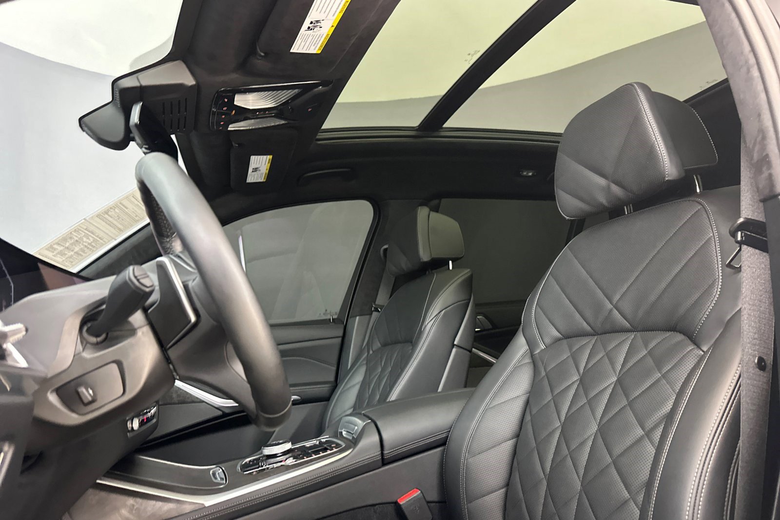 Certified 2025 BMW X7 xDrive40i w/ M Sport Package image 15