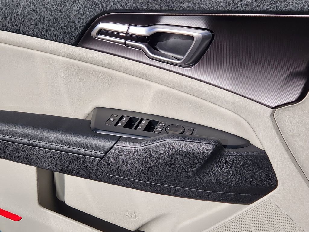 Certified 2026 Kia Sportage EX w/ EX Panoramic Sunroof Package image 22