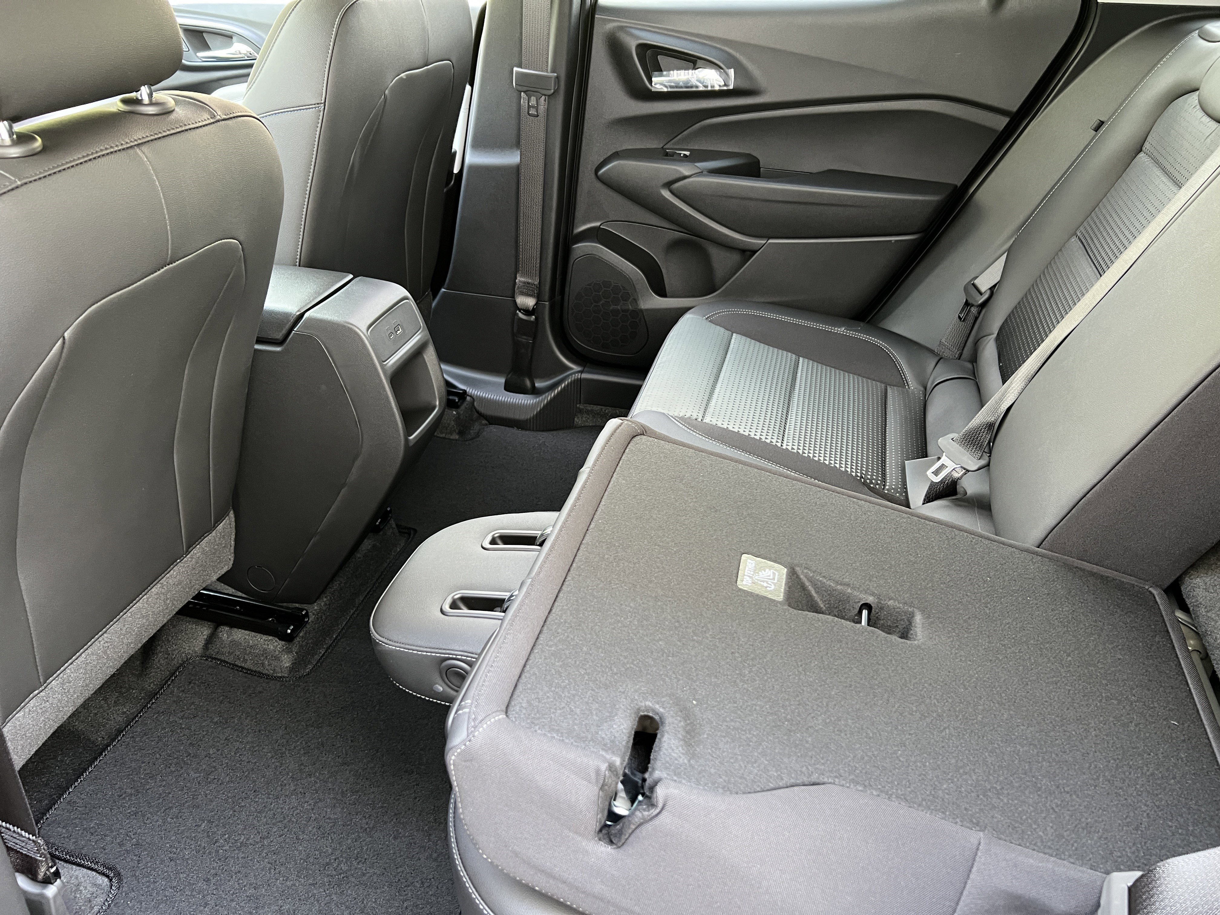 New 2026 Chevrolet Trax LT w/ LT Convenience Package FWD image 16