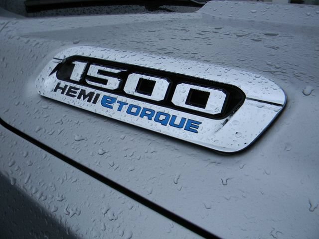 Used 2024 RAM 1500 Laramie AWD/4WD image 9