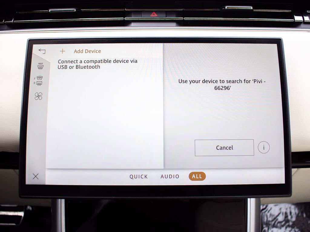 Certified 2025 Land Rover Range Rover SE image 32