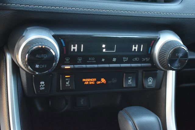 Used 2020 Toyota RAV4 XLE w/ XLE Grade Weather Package image 28