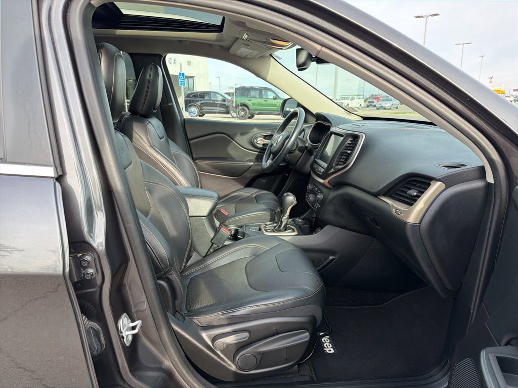 Used 2016 Jeep Cherokee Limited w/ Luxury Group image 20