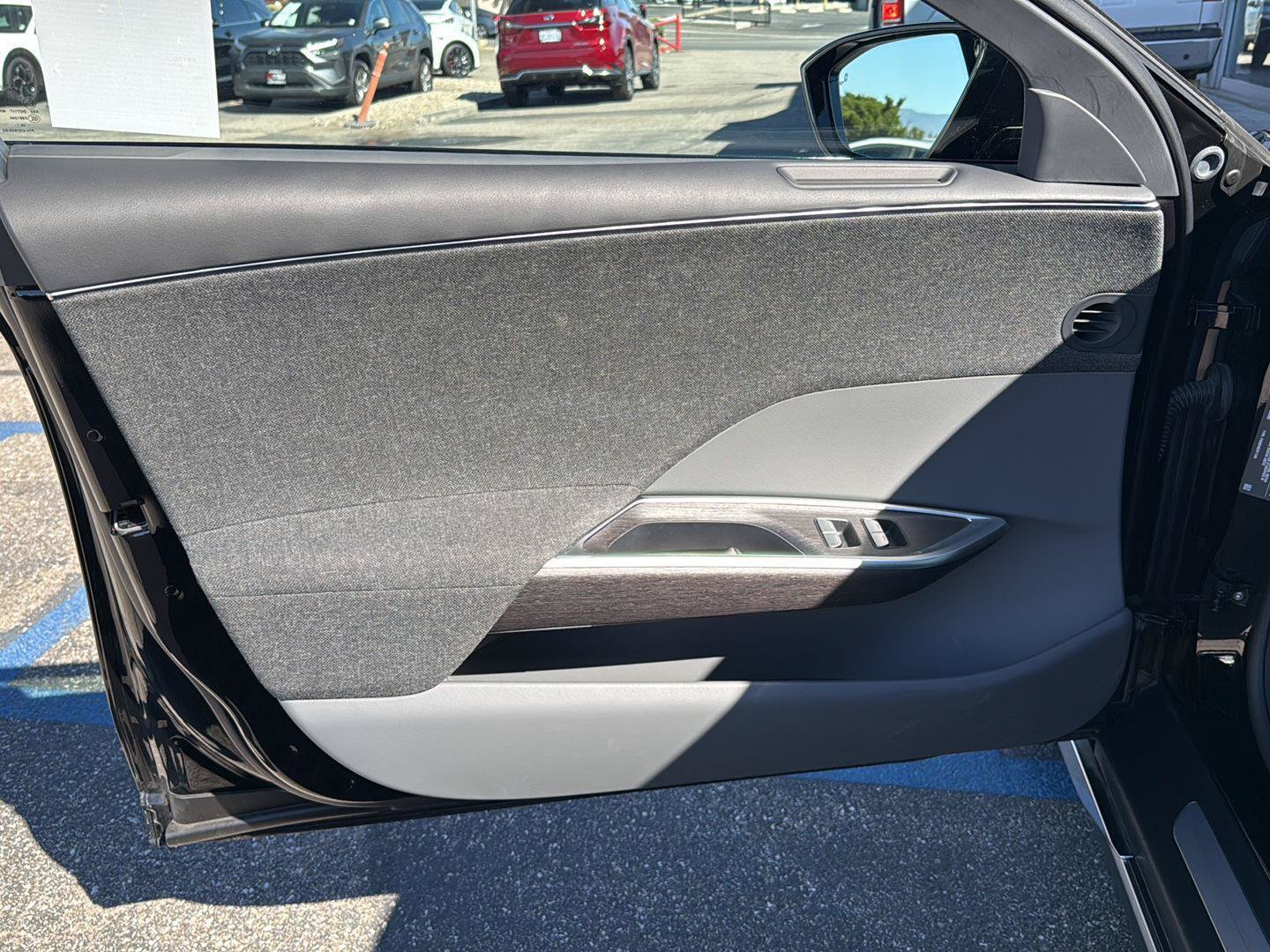 Used 2023 Lucid Air Pure AWD/4WD image 28
