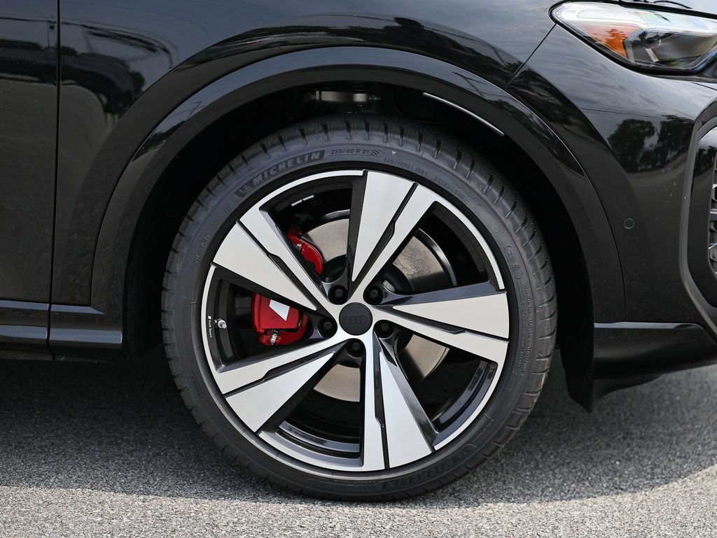 New 2026 Audi SQ5 Prestige AWD/4WD image 5