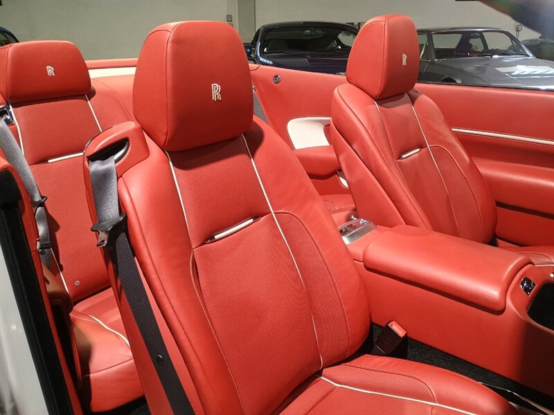 Used 2018 Rolls-Royce Dawn RWD image 8
