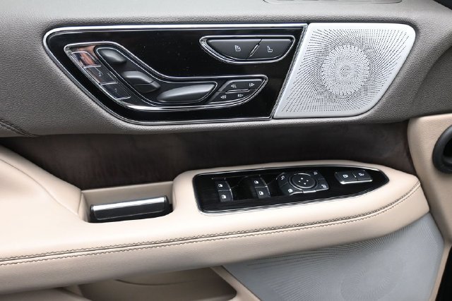 Certified 2024 Lincoln Navigator L Reserve AWD/4WD image 12