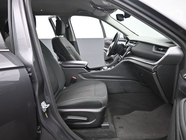 Used 2022 Jeep Grand Cherokee L Laredo w/ Luxury Tech Group I image 20