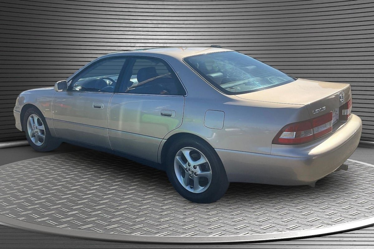 Used 2000 Lexus ES 330 w/ Lexus Value Pkg FWD image 4
