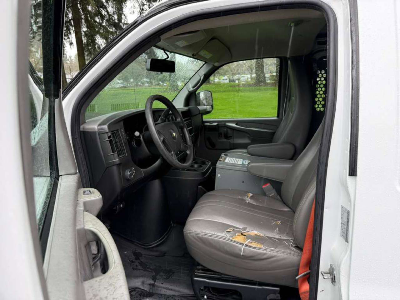 Used 2013 Chevrolet Express 2500 image 16